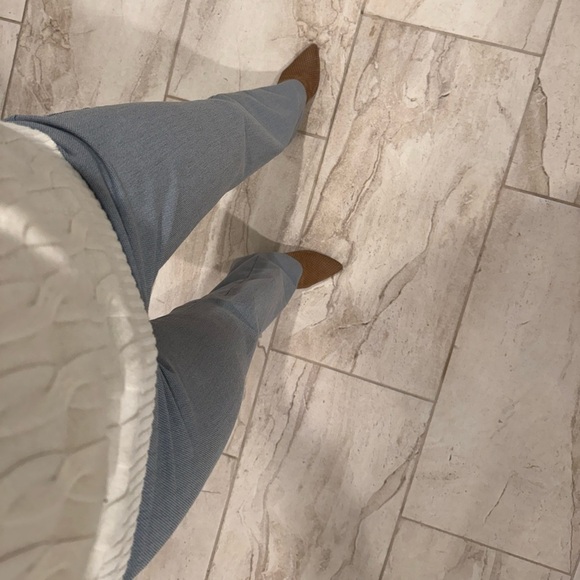 Express barely boot - Picture 9 of 14